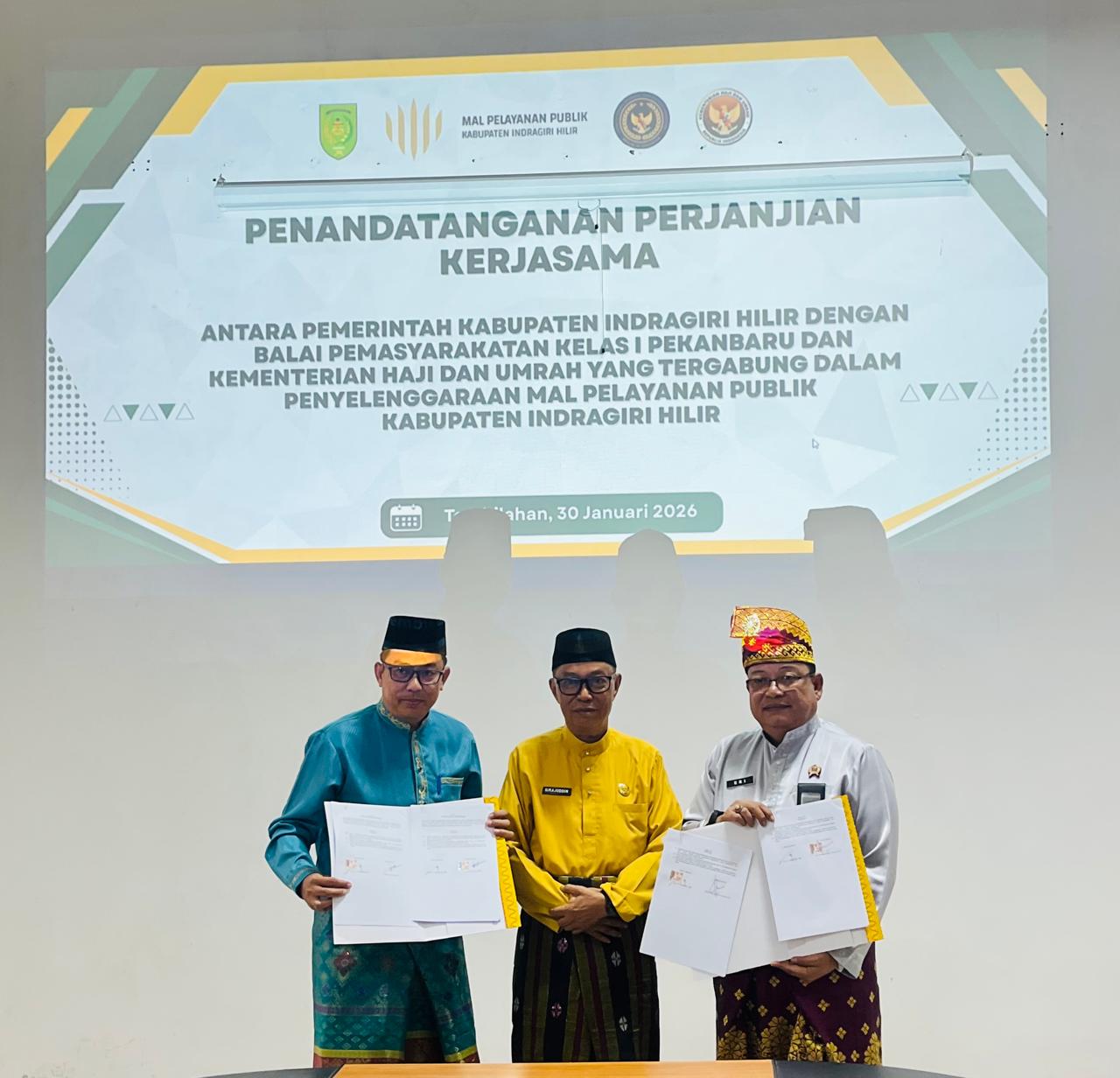 MPP KABUPATEN INDRAGIRI HILIR PERKUAT PELAYANAN PUBLIK MELALUI KERJA SAMA DENGAN BAPAS KELAS I PEKANBARU DAN KEMENTERIAN HAJI DAN UMRAH